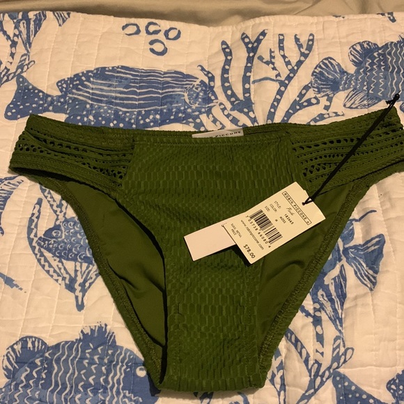 ROBIN PICCONE Perla Crochet Bikini Bottoms In moss size Medium - Picture 10 of 12